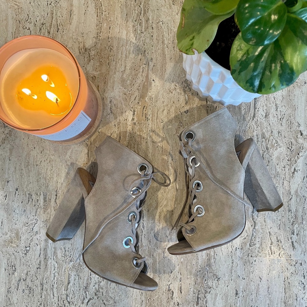 Steve Madden Korine Grey Lace Up Heels - Size 7